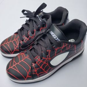 Spiderman Heelys, size boys youth 5. Black and red.
